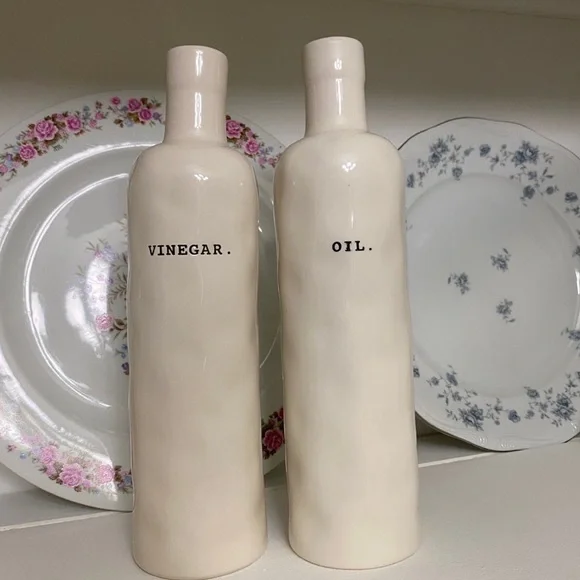 Rae Dunn Oil & Vinegar - Picture 1 of 4